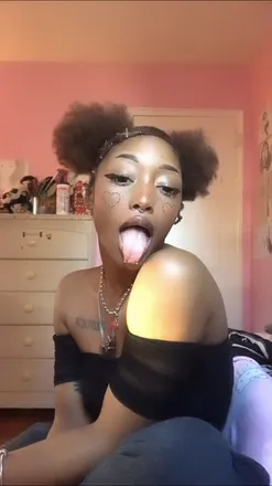 OnlyFans of bunniibiites