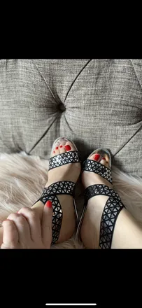 OnlyFans cuenta sweettoesnheels header 2