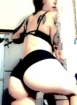 OnlyFans cuenta ikkivikki69 header 2