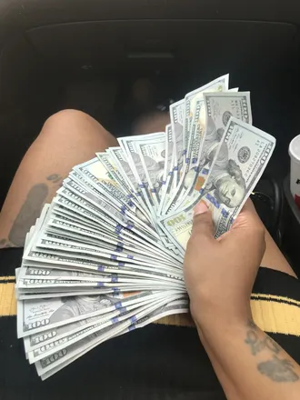 OnlyFans cuenta honeylovesmoney header 2
