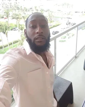 OnlyFans account  skinnybiggz avatar 1