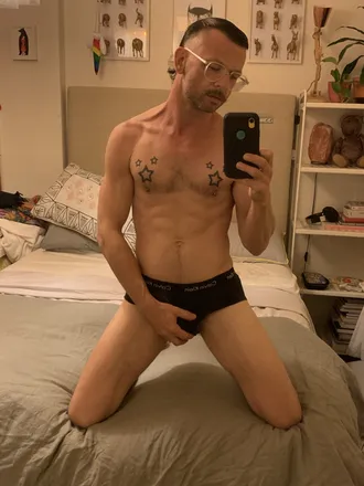 OnlyFans account  lowhangerz header 2