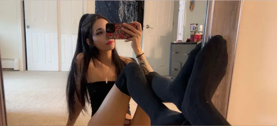 OnlyFans account  des_x header 2