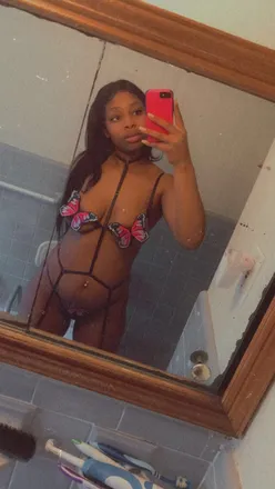 OnlyFans cuenta neshiaadabrattt header 2