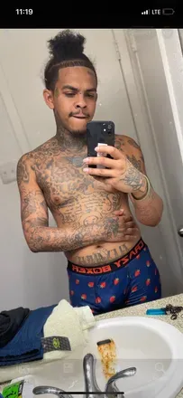 OnlyFans account  thuhrealaaron avatar 1