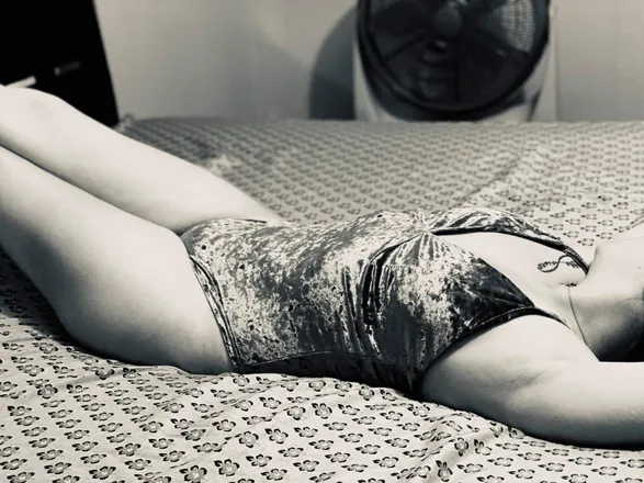 OnlyFans cuenta feistyred04 header 2