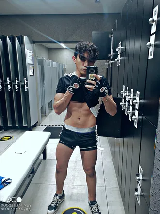 OnlyFans account  soyromeomx header 2