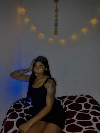 OnlyFans cuenta jessiflorezr header 2