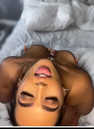OnlyFans cuenta caraoneil header 2