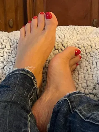 OnlyFans cuenta hotredtoes33 avatar 1