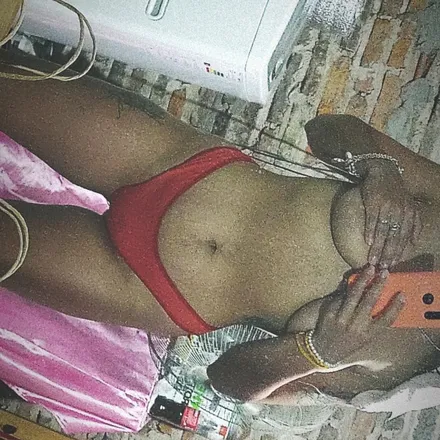 OnlyFans cuenta queenofthenigth18 header 2