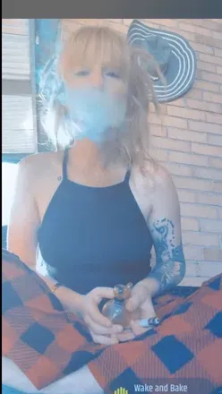 OnlyFans account  highimnirvana avatar 1