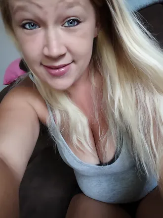 OnlyFans account  countryyblondegirl header 2