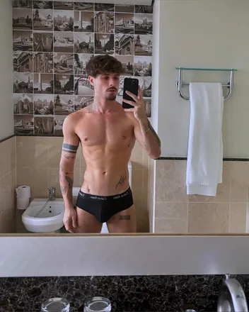 OnlyFans cuenta mlkpiott header 2
