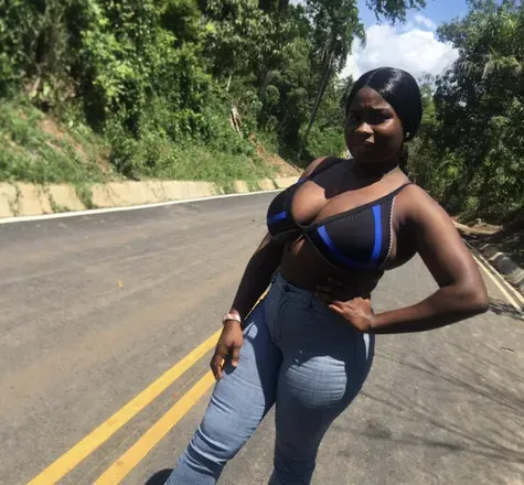 OnlyFans cuenta thebustysexy header 2