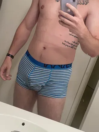 OnlyFans cuenta youraveragec0ck avatar 1