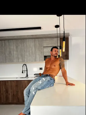 OnlyFans cuenta tianofficial header 2