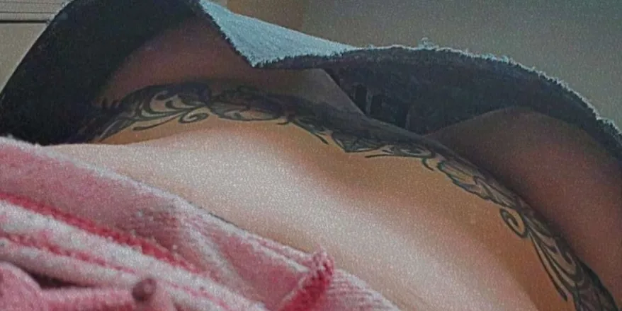 OnlyFans account  makemeyum header 2