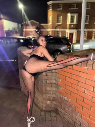 OnlyFans cuenta chy.baby1 header 2