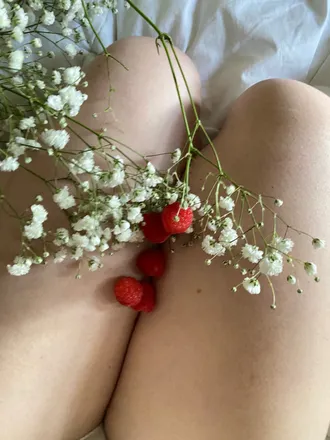 OnlyFans cuenta littlebow.peep header 2
