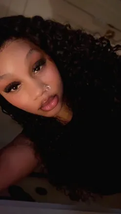 OnlyFans cuenta honeycocainee_e header 2