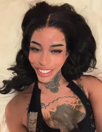 OnlyFans cuenta realdollmoji avatar 1