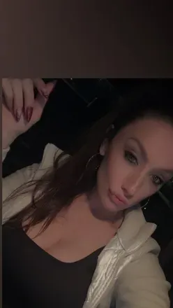 OnlyFans cuenta shes_cold header 2