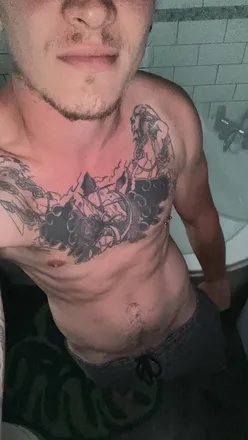 OnlyFans cuenta surreylad1 header 2