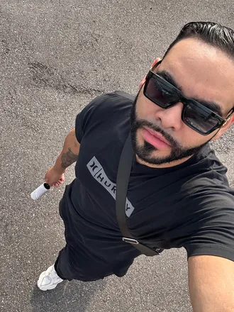 OnlyFans cuenta tsunamiiblack header 2