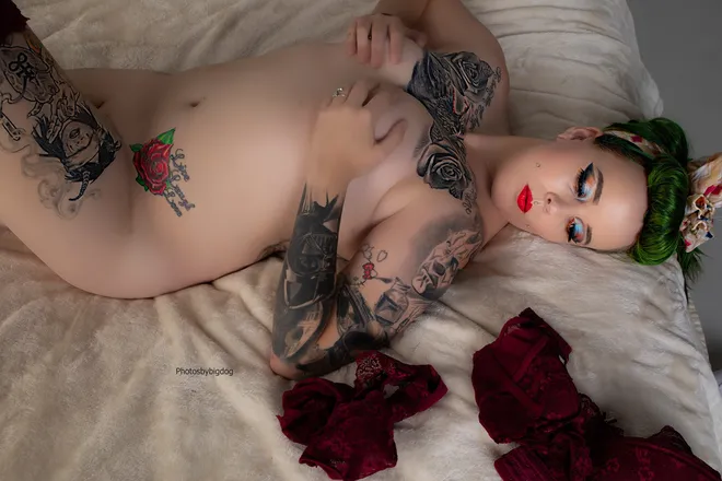 OnlyFans cuenta thevintagepoison28 header 2