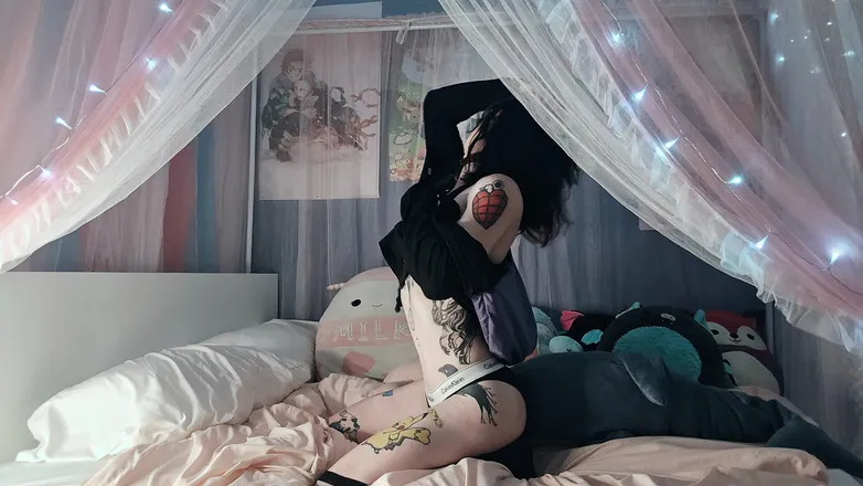 OnlyFans account  puppygirl-evie header 2