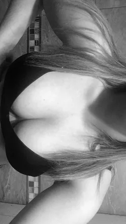 OnlyFans cuenta priscizaballa header 2
