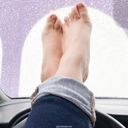 OnlyFans account  julyfeetl0ver avatar 1