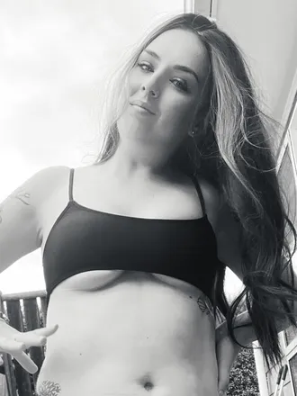 OnlyFans cuenta petalloves header 2