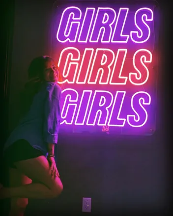 OnlyFans cuenta alotaless header 2