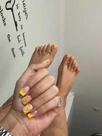 OnlyFans cuenta honeytoocold header 2