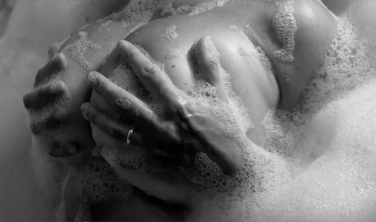 OnlyFans account  ddhandfull header 2