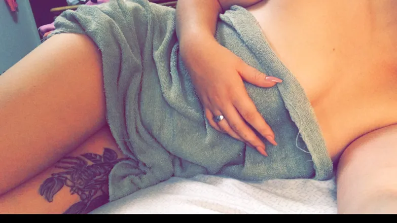 OnlyFans cuenta nevbaby18 header 2