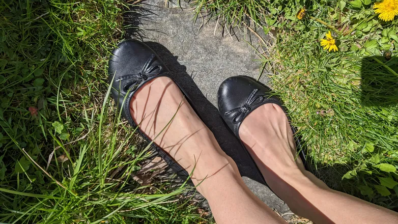 OnlyFans cuenta maddiepinkfeet header 2