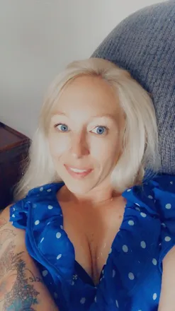 OnlyFans cuenta blueeyes242412 header 2