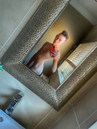 OnlyFans account  migster header 2