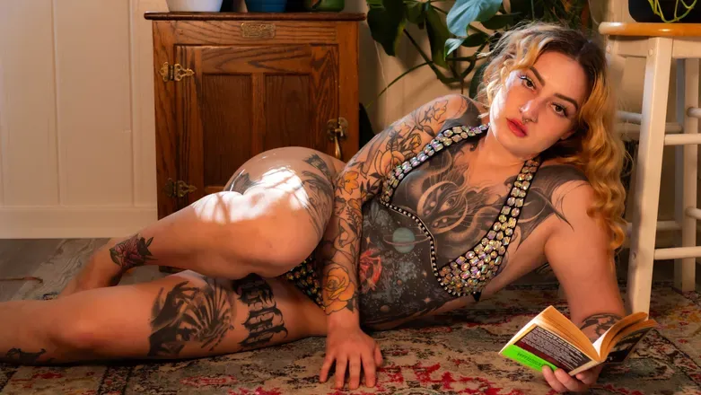 OnlyFans cuenta aurorawestx header 2