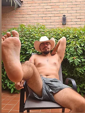 OnlyFans account  runrated avatar 1
