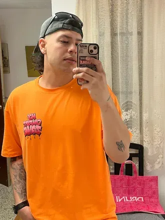 OnlyFans of andrestoro11