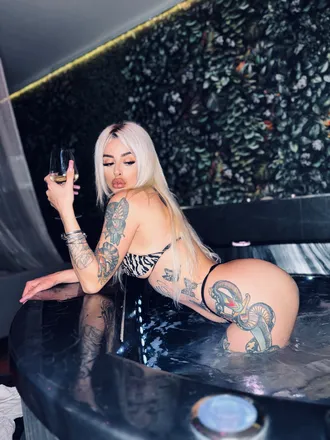OnlyFans cuenta einajed header 2