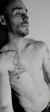 OnlyFans cuenta leon_lick header 2