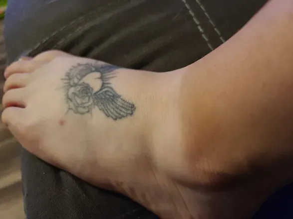 OnlyFans cuenta swanky.feet header 2