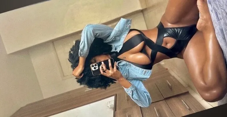 OnlyFans cuenta secretary_sandy header 2