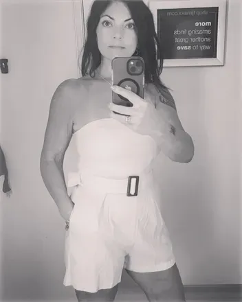 OnlyFans account  agemakesyouhotter avatar 1
