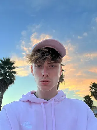 OnlyFans account  maxence_hot header 2